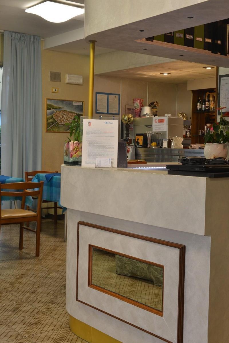 Hotel Marselli Ріміні Екстер'єр фото