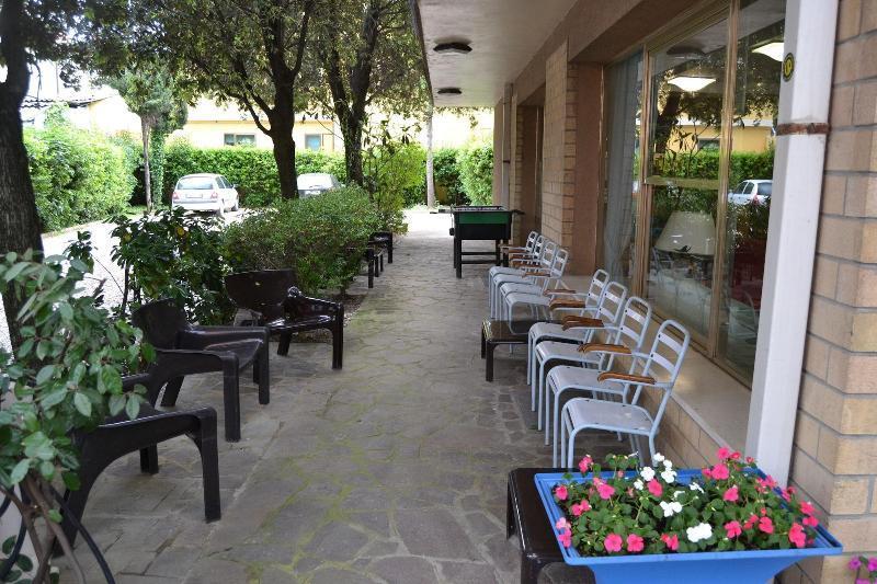 Hotel Marselli Ріміні Екстер'єр фото