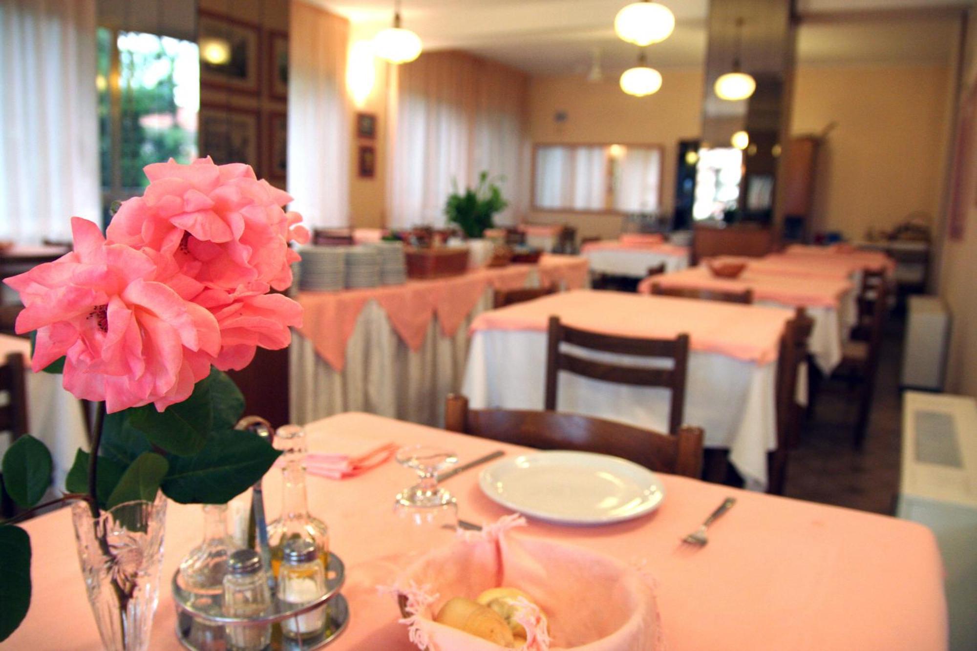 Hotel Marselli Ріміні Екстер'єр фото