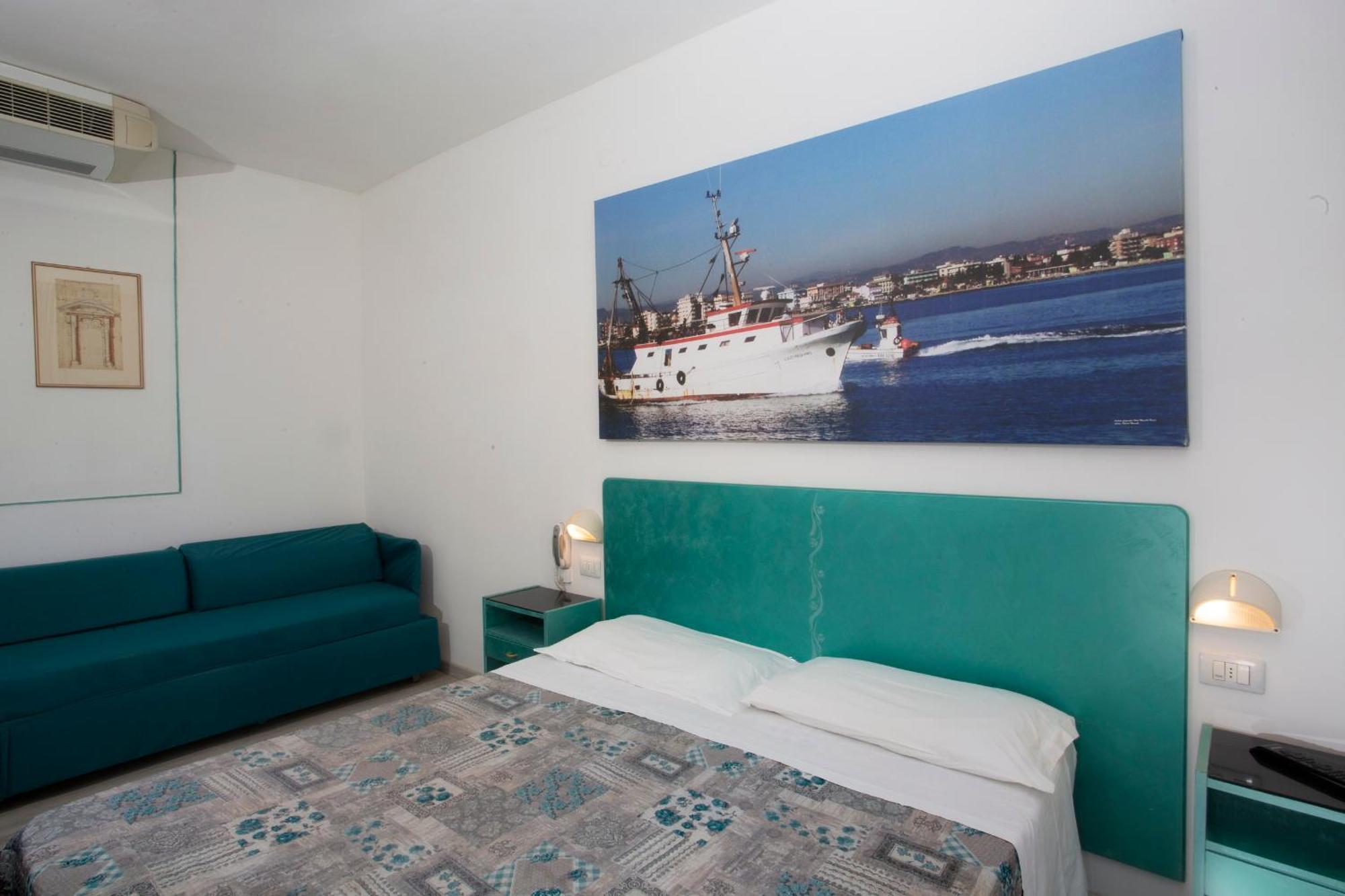 Hotel Marselli Ріміні Екстер'єр фото