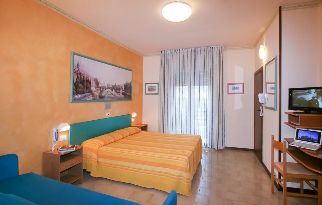 Hotel Marselli Ріміні Екстер'єр фото