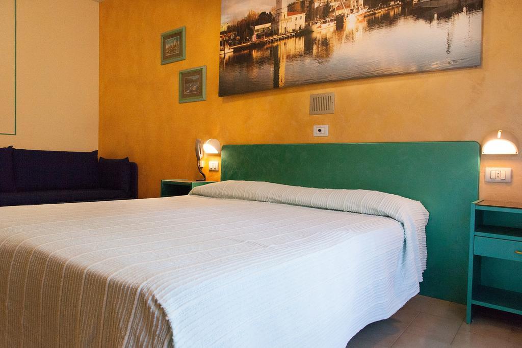 Hotel Marselli Ріміні Екстер'єр фото