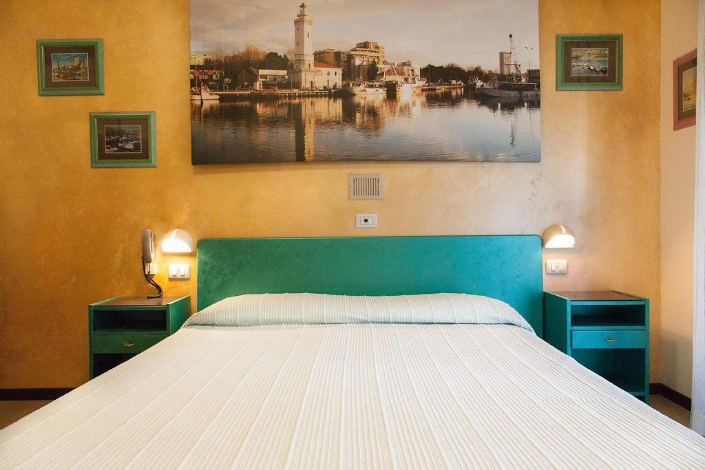 Hotel Marselli Ріміні Екстер'єр фото