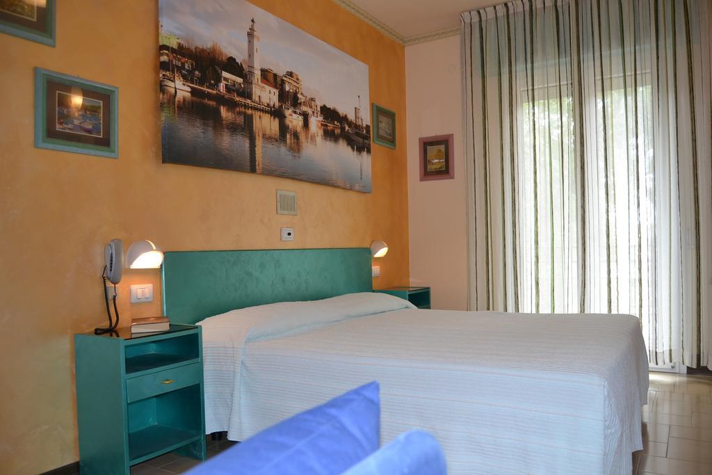 Hotel Marselli Ріміні Екстер'єр фото