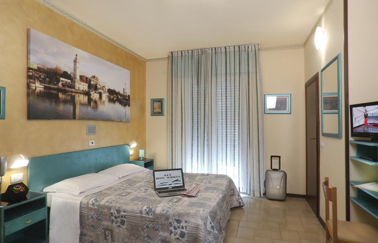 Hotel Marselli Ріміні Екстер'єр фото