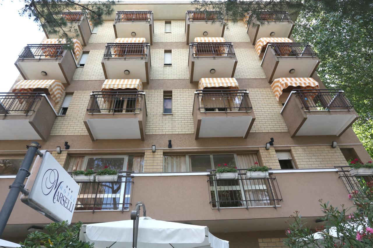 Hotel Marselli Ріміні Екстер'єр фото