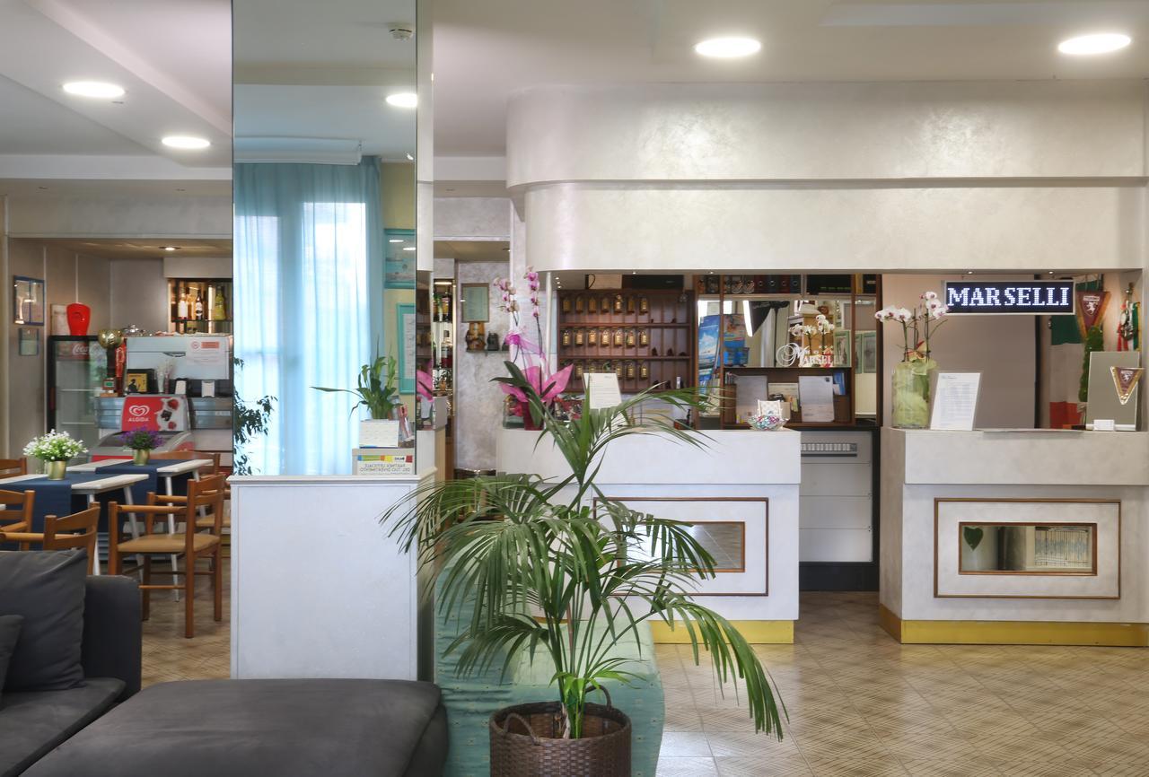 Hotel Marselli Ріміні Екстер'єр фото