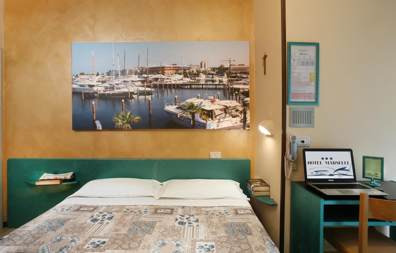 Hotel Marselli Ріміні Екстер'єр фото